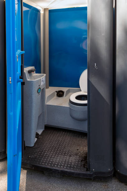 Best Porta potty delivery and setup  in Phoenix, IL