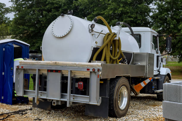 Best Portable restroom trailer rental  in Phoenix, IL
